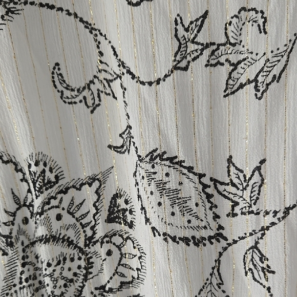 Colletive Concepts, Black & White Florial Print Dress Size Small. - Picture 3 of 4